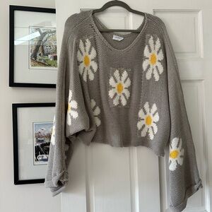 Storia Gray Daisy Knit Sweater